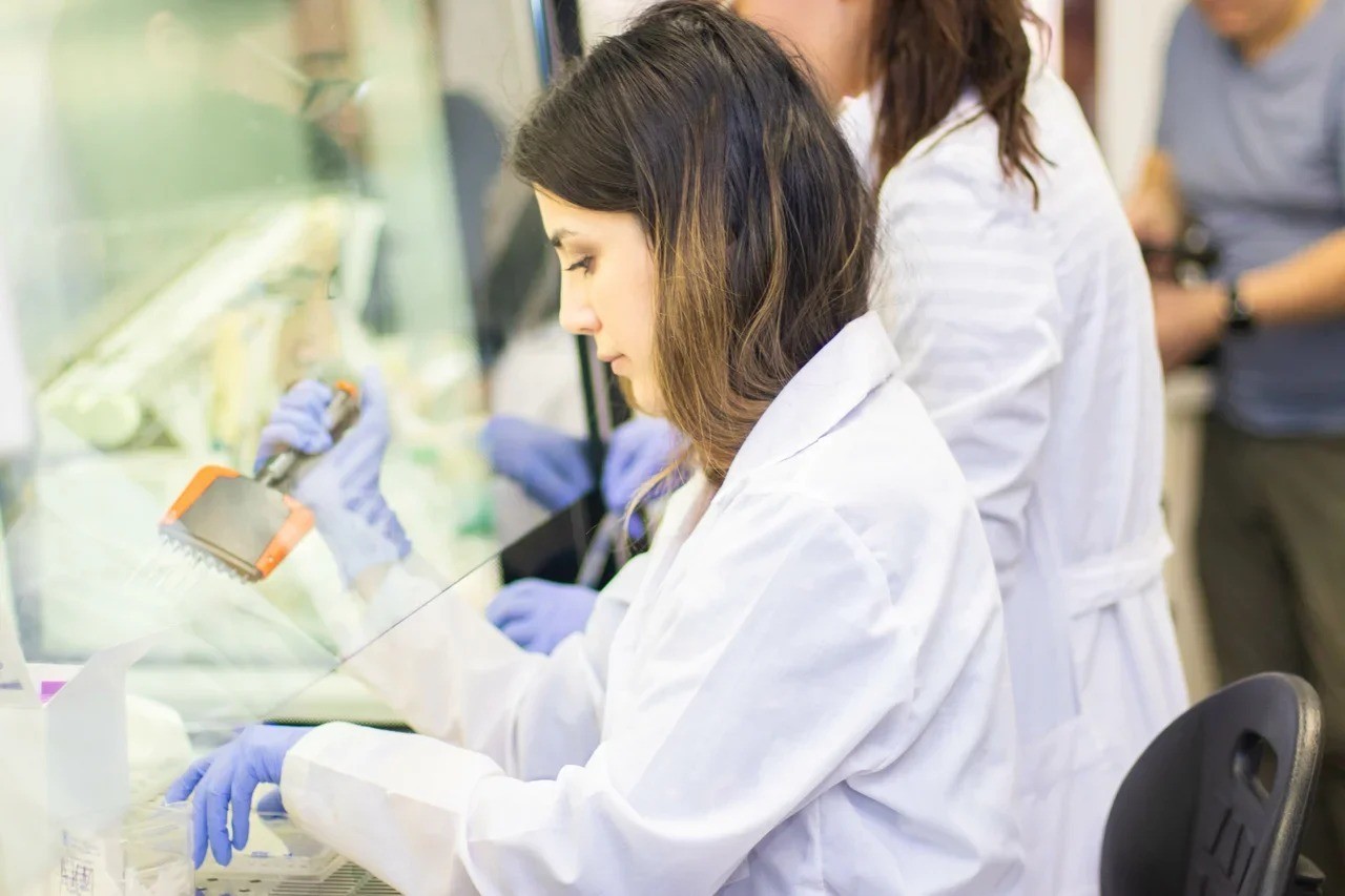 Gene and Cell Technologies Lab studying genetic variants of SARS-CoV-2 ,SARS-CoV-2, COVID, Gene and Cell Technologies Lab